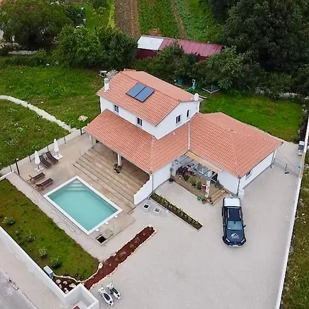 Kresina Villa